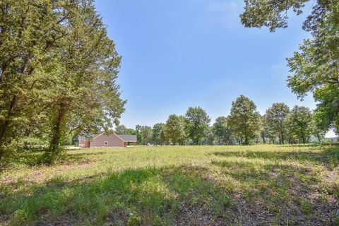 A home in Brownsboro