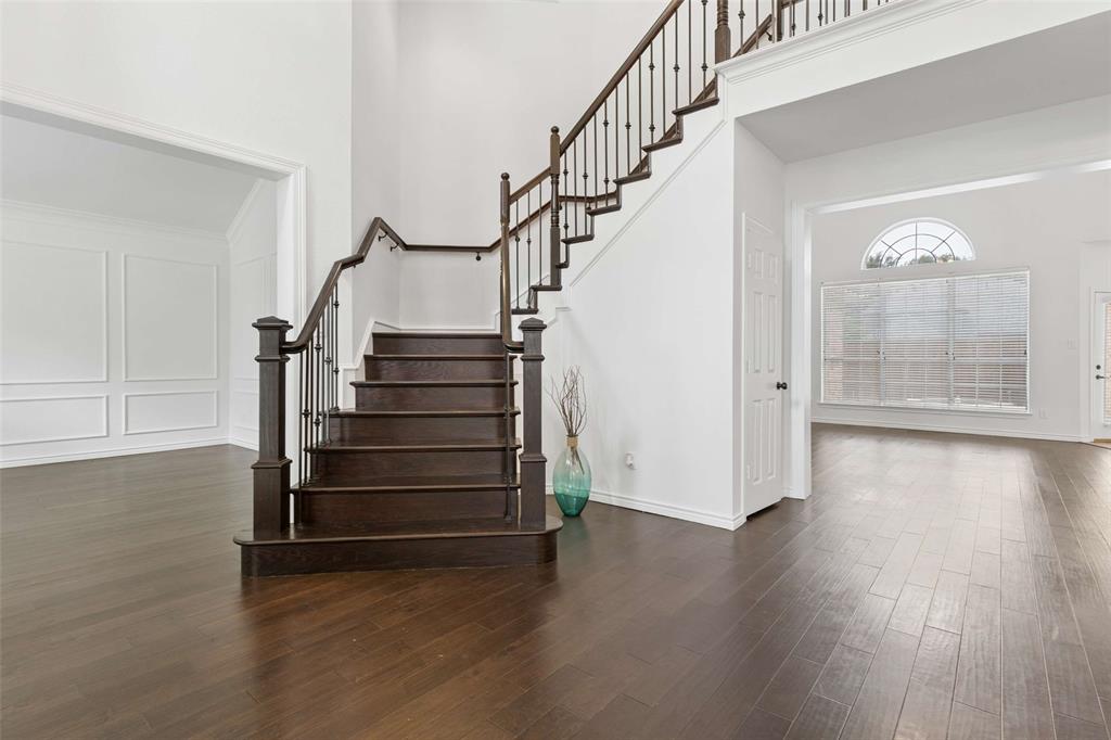 4432 English Oak Drive