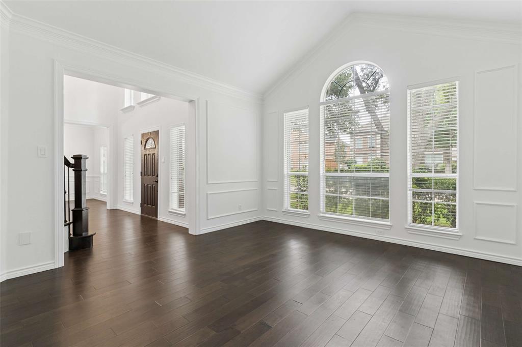 4432 English Oak Drive
