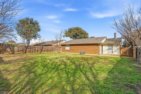 Tiny photo for 4321 Sweetgum Way, Fort Worth, TX 76133 (MLS # 21198389)