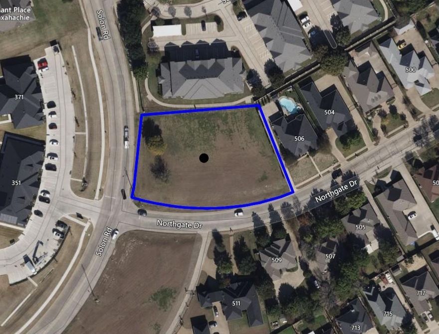Nice Corner lot in prime location with Utilities located one block off of the Business Street in Ellis County, quick access to Hwy 287 & I35 E., ready for Office, Retail, Medical or Many commercial uses