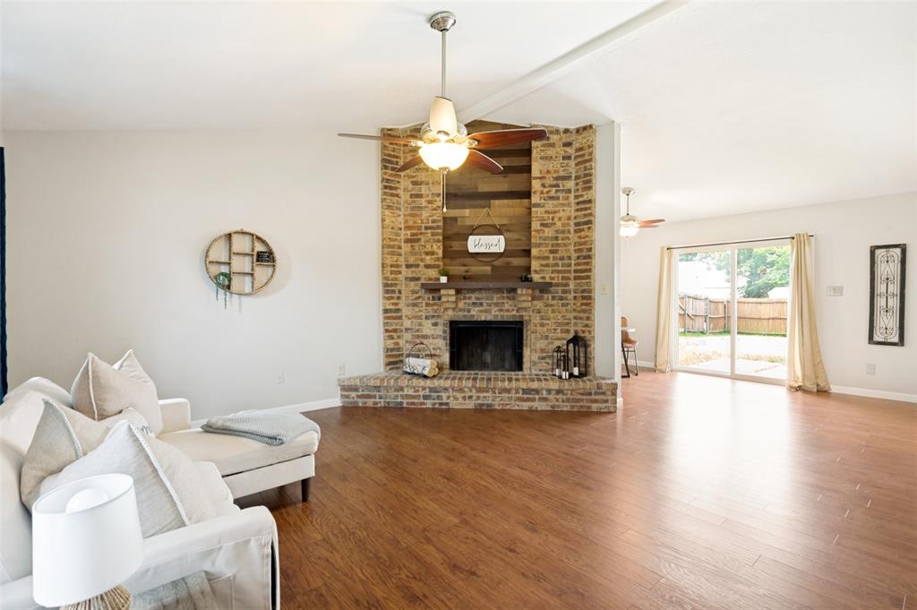 1322 Crestview Drive