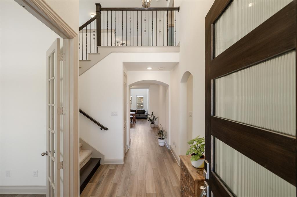 1807 Coopers Hawk Drive