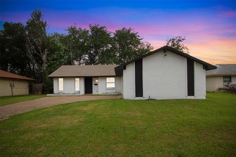 917 Park East Circle Garland TX 75043
