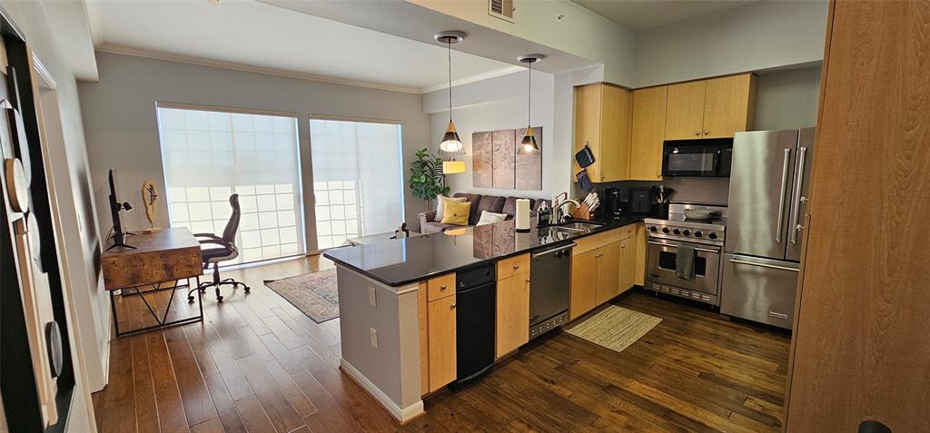 3225 Turtle Creek Boulevard 1610
