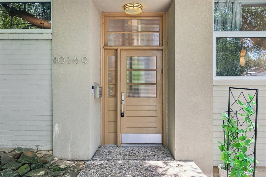 10369 Country Club Drive