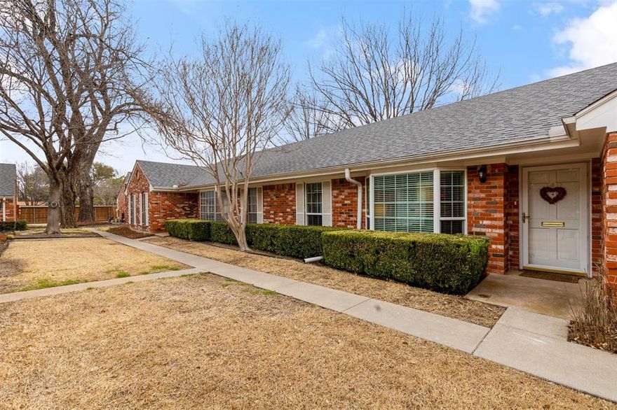 Located in the highly desirable Indian Creek condominiums. This single story, 2BR, 2 Bath with master bedroom having an ensuite bath. Two living areas, den with built-ins flanking the fireplace looking out to courtyard-patio with wood privacy fence. Two covered parking spaces assigned to the owner are immediately outside the patio gate. A gated community featuring a clubhouse, pools, tennis courts and a laundry facility. Washer and Dryer convey with property. SELLER WILL PROVIDE CREDIT TO BUYER AT CLOSING TO COVER ALL FUTURE INSTALLMENTS FOR THIS UNIT FOR THE SPECIAL
ASSESSMENTS.