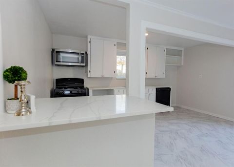 1113 S Chicago Avenue Fort Worth TX 76105