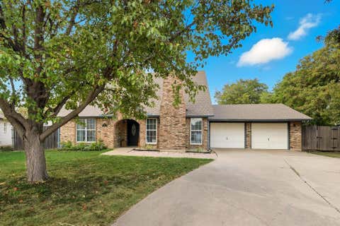 Photo of 800 Colony Court, Blue Mound, TX 76131 (MLS # 21336467)