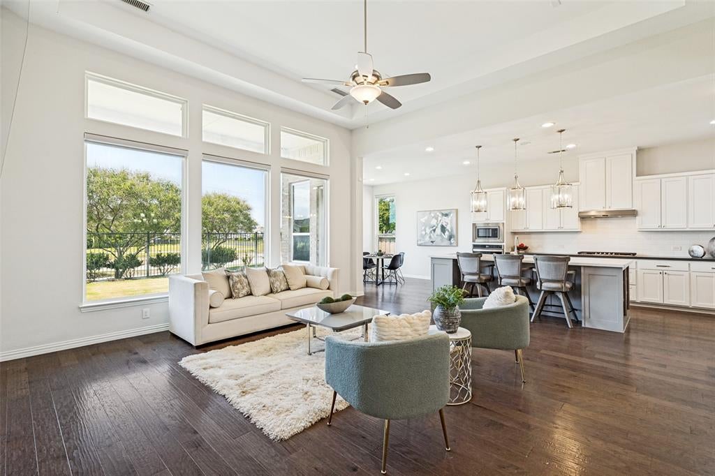 2921 Renmuir Drive