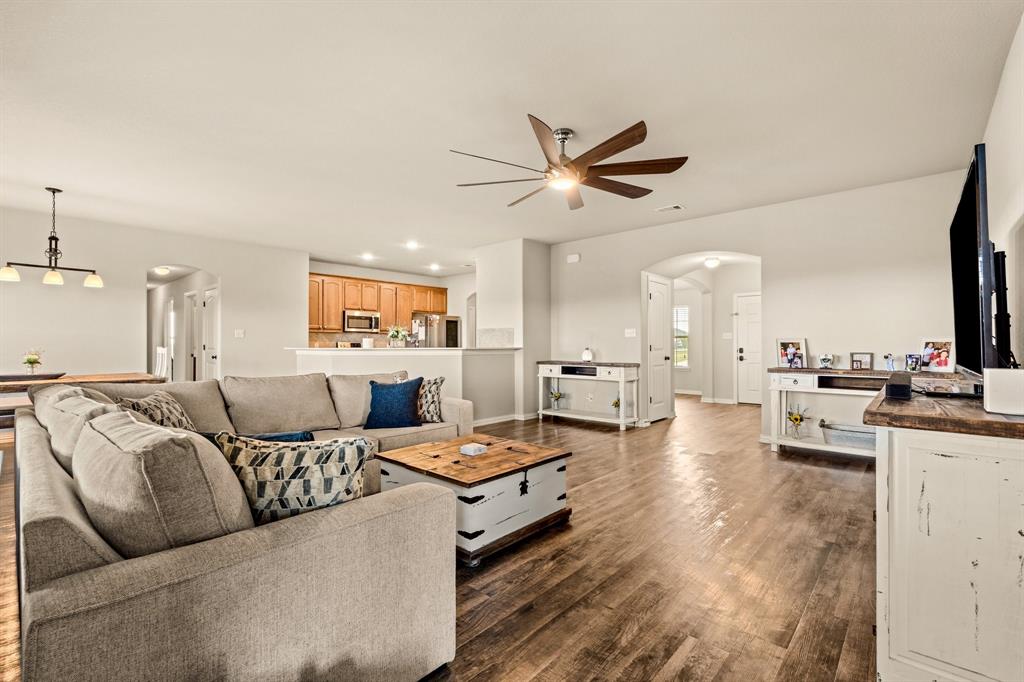 Decatur, Texas 76234, United States, 4 Bedrooms Bedrooms, ,2 BathroomsBathrooms,Residential,Pending,110237