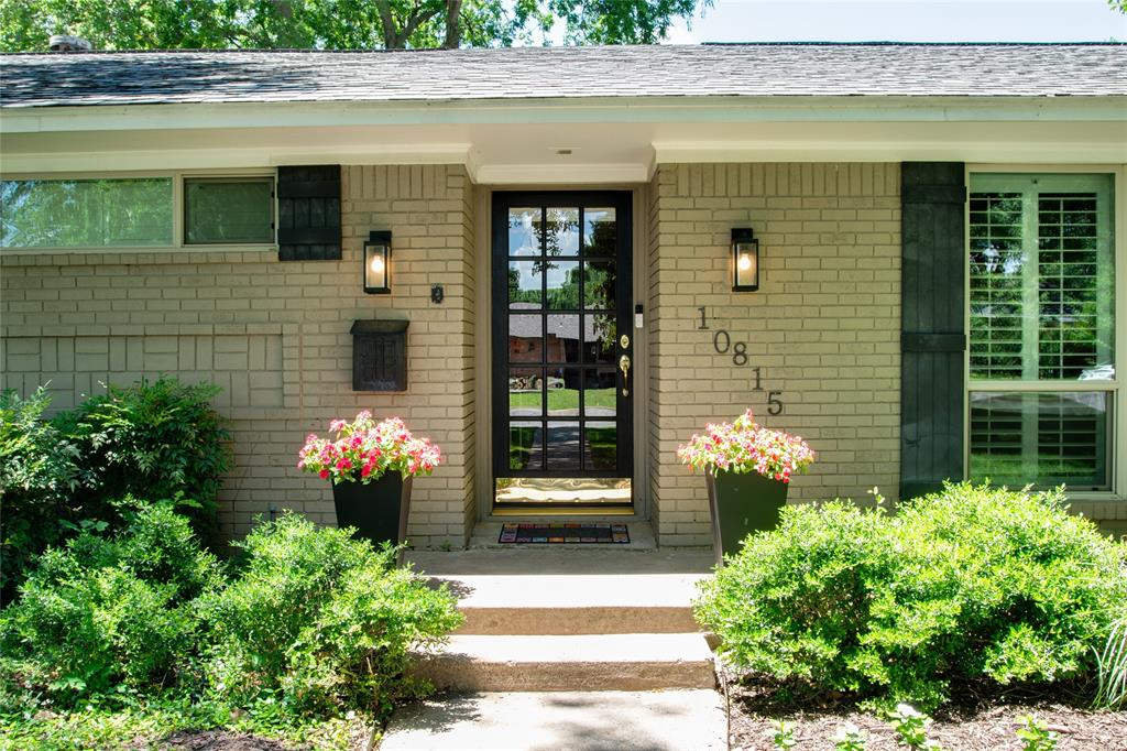 10815 Pinocchio Drive