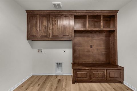 Tiny photo for 304 Canales Road, Nevada, TX 75173 (MLS # 21059490)