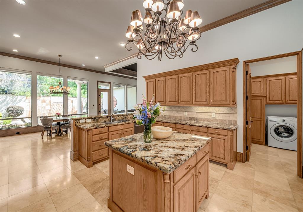 6049 Arrowhead Drive