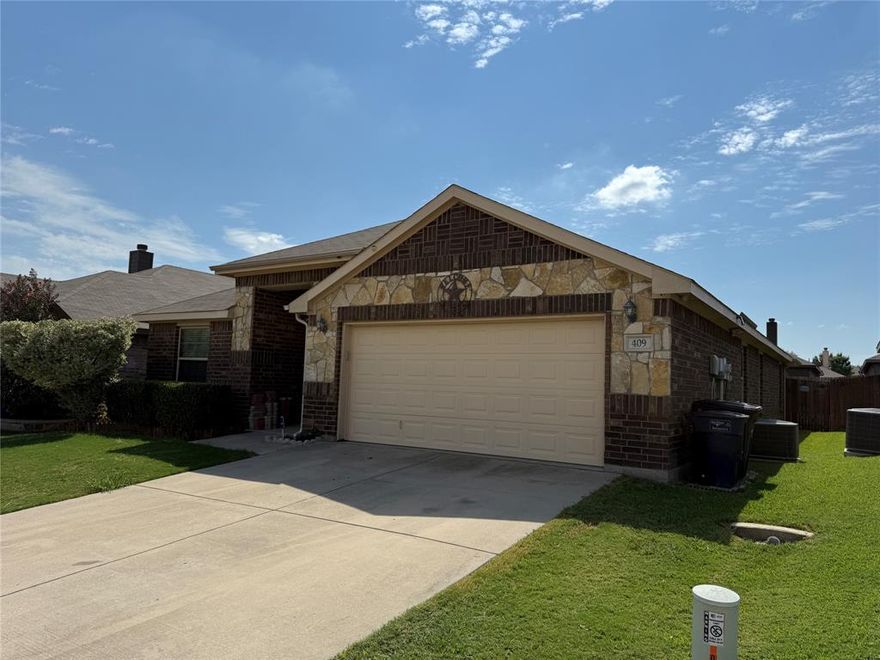 Great one-Storey family home with lots of space. In a quiet neighborhood a short distance from I-39=5, Huguely Hospital, entertainment, restaurants and schools.  Primary bedroom is at the rear with large walk-in closet, en suite bathroom, double sinks, garden tub and separate shower. Front living room then a large open plan kitchen with granite island, pantry, dining area and family room. Good sized double garage, rear covered patio is great for entertainment. Pets are allowed. *Information herein is deemed reliable but not guaranteed*