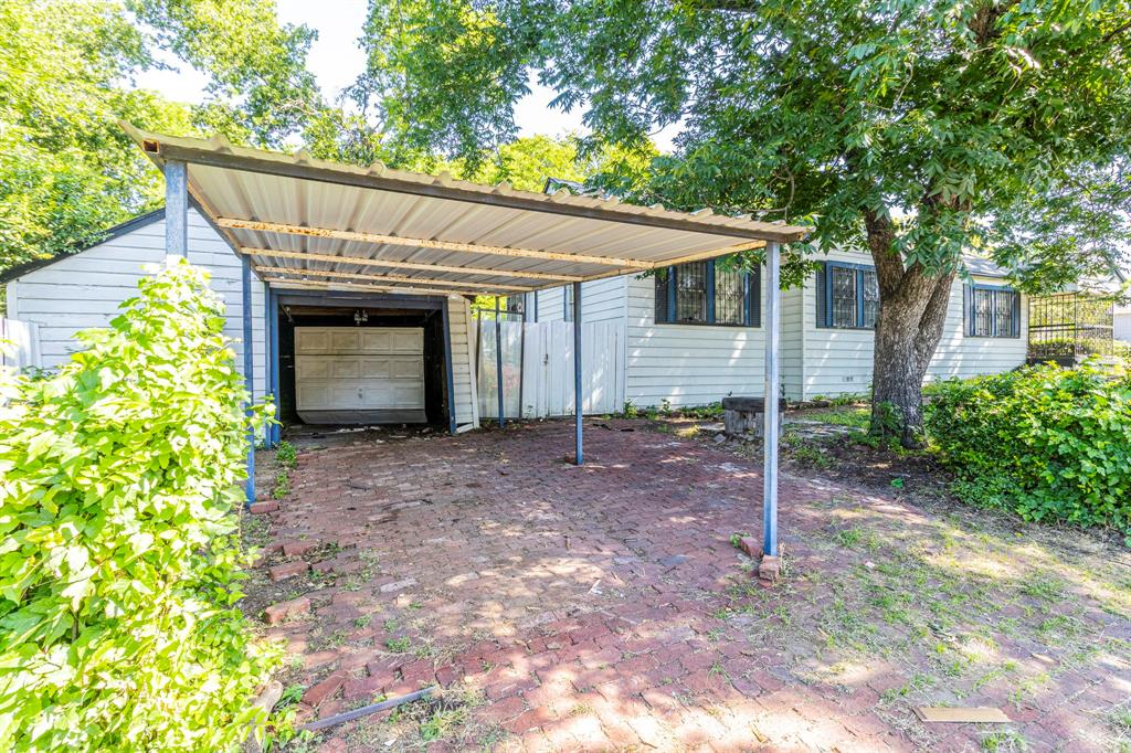 3047 Fernwood Avenue