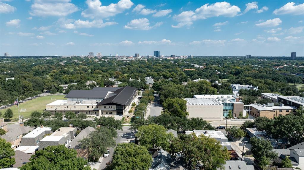 B C Lucas - Residential Lease