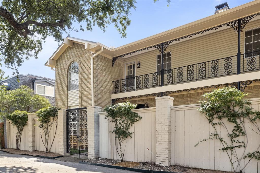 B C Lucas - Residential Lease