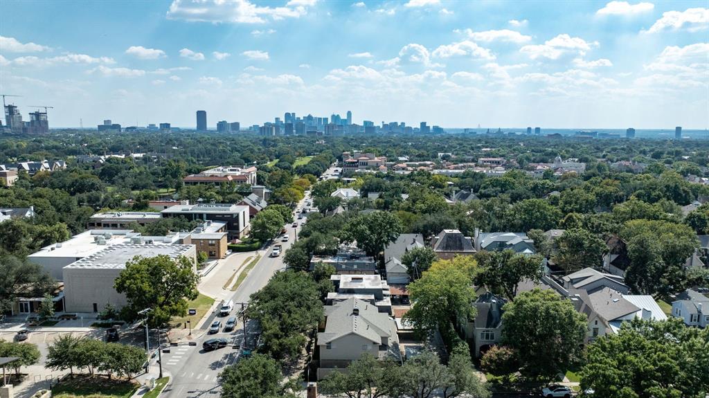 B C Lucas - Residential Lease