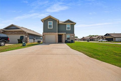 Photo of 452 Bobbie Street, Mabank, TX 75147 (MLS # 21206209)