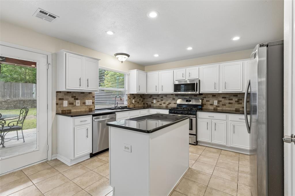 9025 Hampton Court