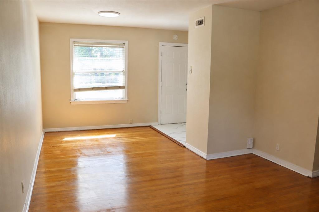 11214 Ulloa Lane