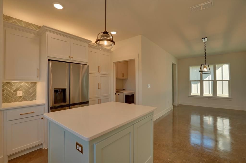 Photo of 302 Red Bird Ridge, Granbury, TX 76049 (MLS # 21174323)