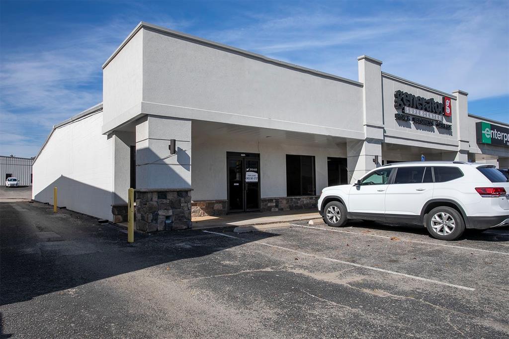 FENTON MOTORS ADDN - Commercial Lease