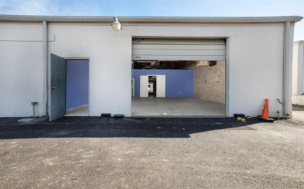 FENTON MOTORS ADDN - Commercial Lease