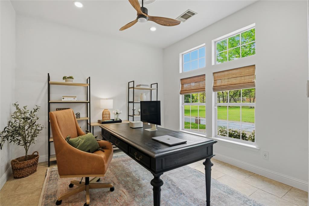 1833 Southpark Drive