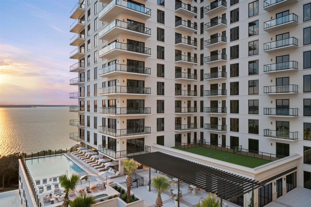 Lakeside Village - Residential Lease