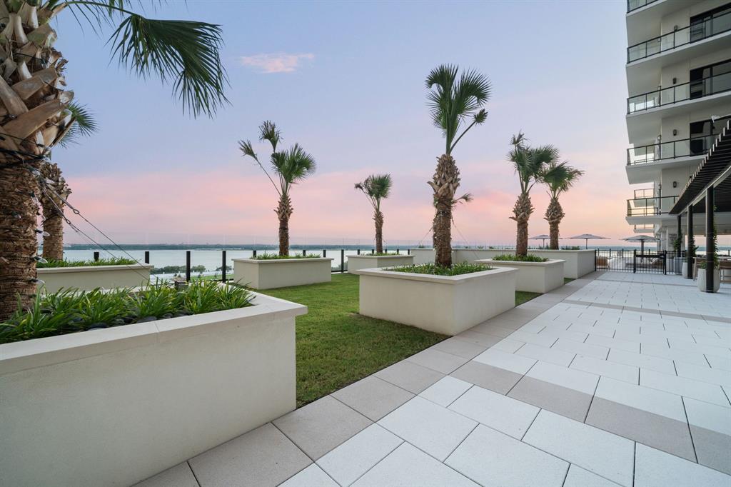 Lakeside Village - Residential Lease