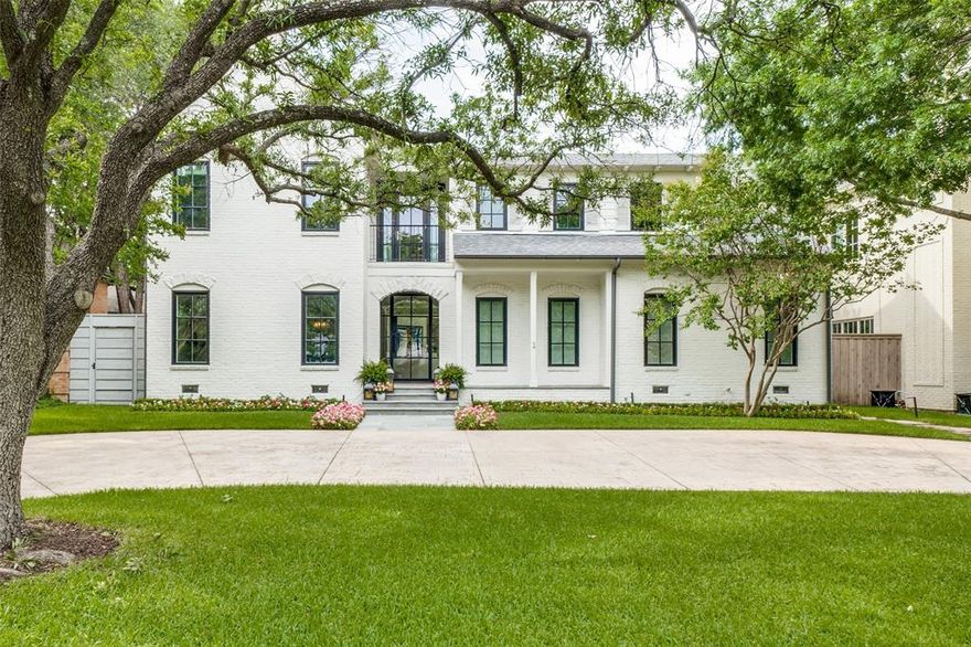 This gorgeous 4 bedroom 5 bath transitional home sits on .23 acres in the heart of the University Park fairway and in Hyer Elementary. The first floor includes a light and bright primary suite overlooking the pool, a gourmet kitchen, large laundry room and multiple living spaces. Upstairs one will find 3 generously sized bedrooms all with en-suite baths, a large open game room, wine room and covered porch.