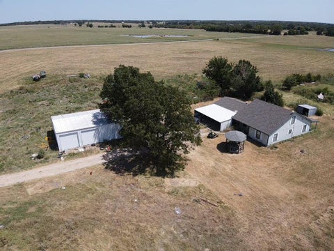 Photo of 1635 CR 33500, Sumner, TX 75486 (MLS # 21403666)