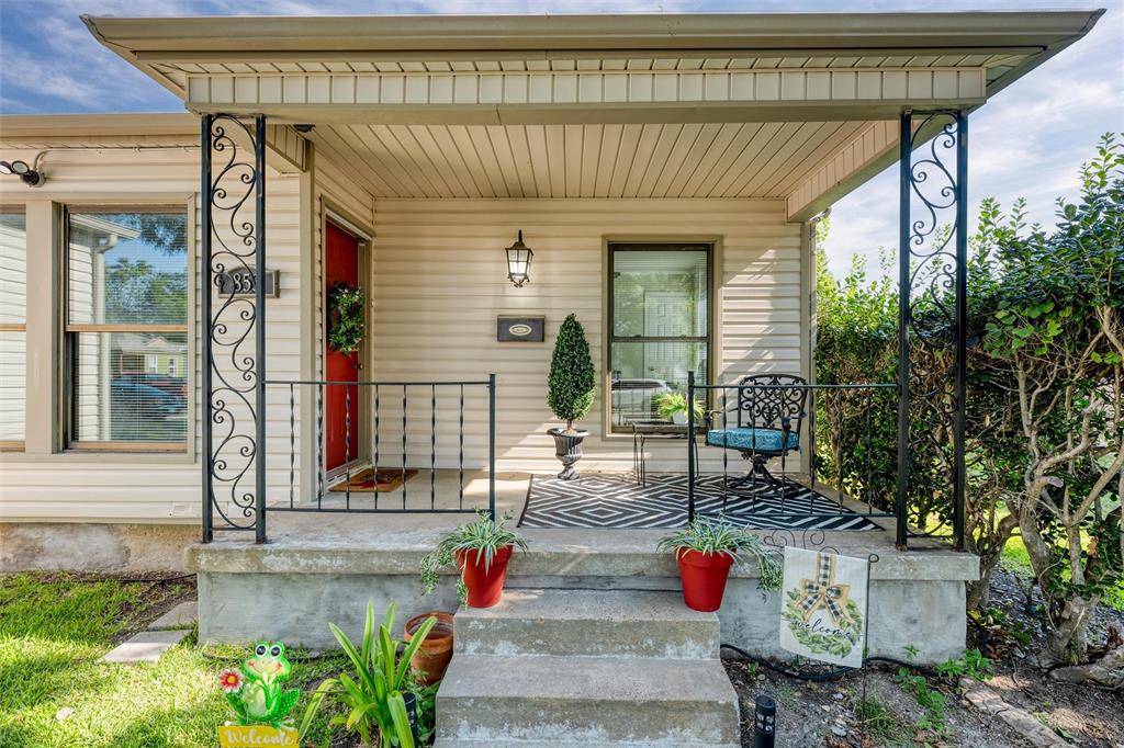 853 Holly Drive