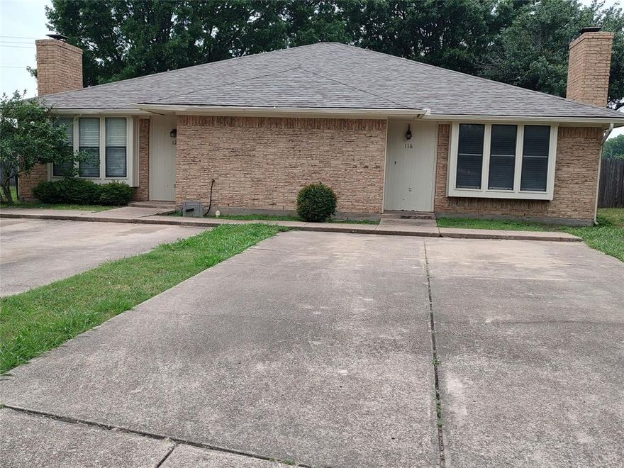 2 weeks free off 1st full months rent! Charming & well maintained 2 bedroom, 2 bath duplex in the heart of Keller. Recent upgrades include paint, ceiling fans and light fixtures, 2 inch faux wood blinds.  Nice size rooms and closets.  Shaded back yard. Lease must start within 2 weeks of approval. Call for pet restrictions. Room sizes are approximate