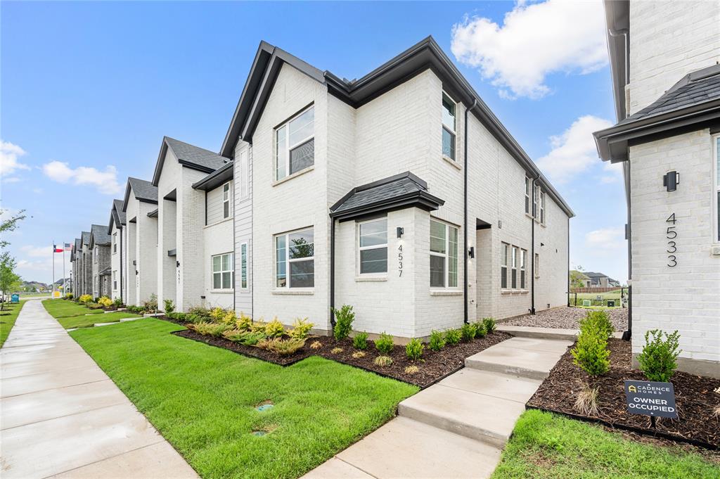 4537 Lamplights Drive