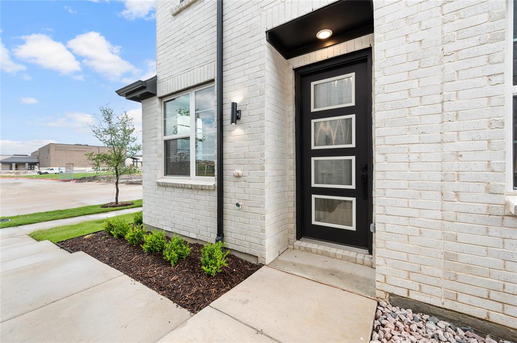 4537 Lamplights Drive