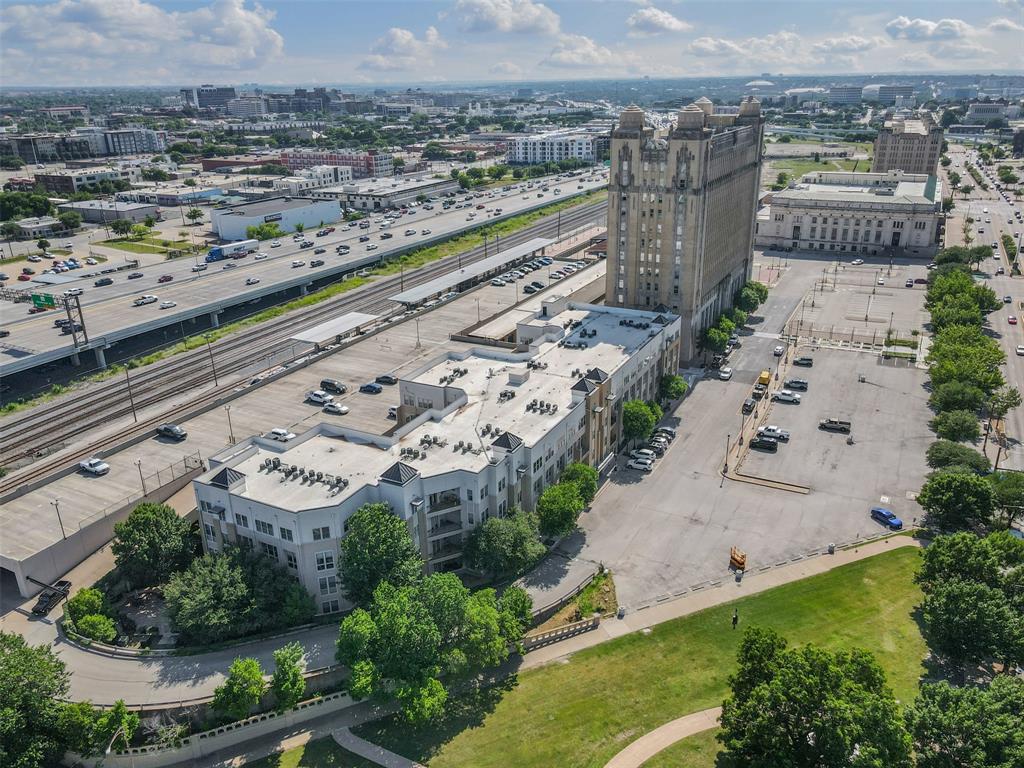 Texas & Pacific Lofts Condo - Residential