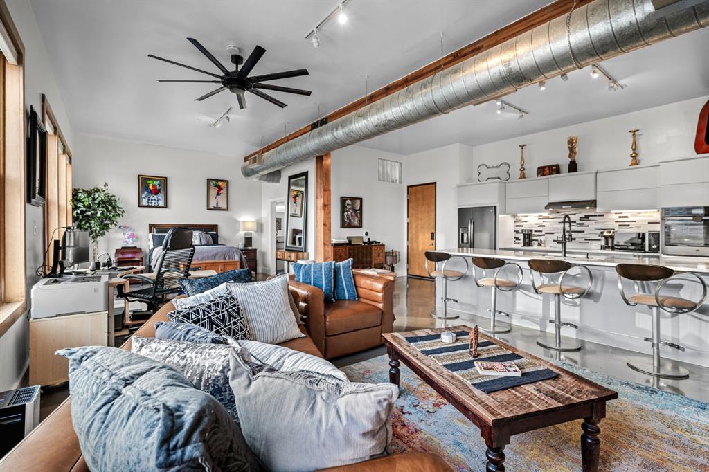 Live Oak Lofts Condo - Residential