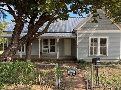 811 W 8th Street Cisco TX 76437