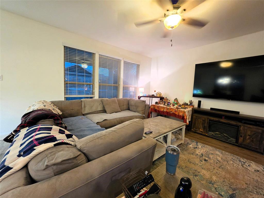 2736 Ryder Lane