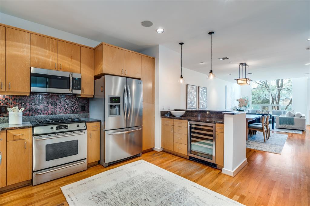 Travis Street Condos 4100 - Residential