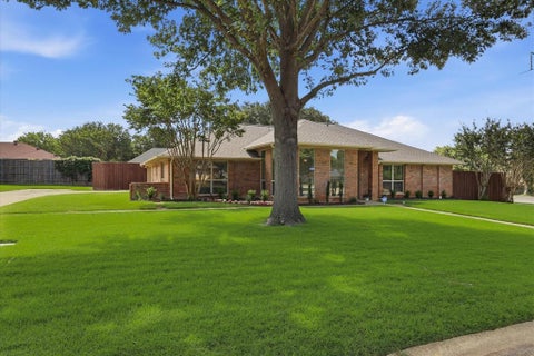 Photo of 490 Spruce Drive, Highland Village, TX 75077 (MLS # 21295303)