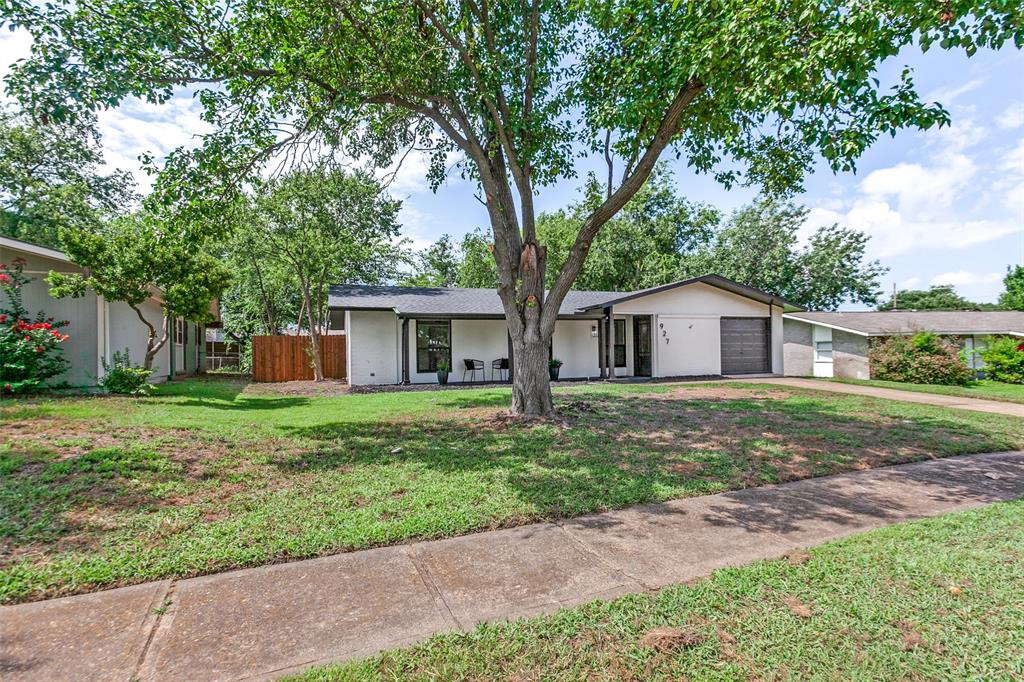 927 Warren Way