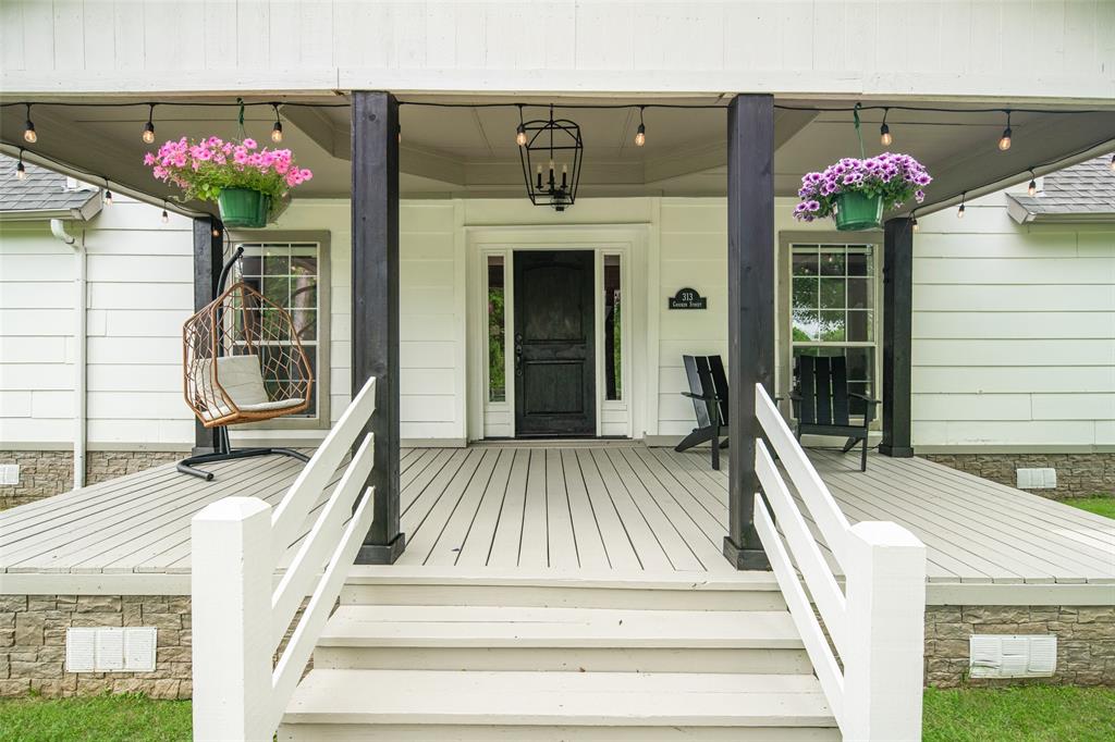 313 Chicken Street