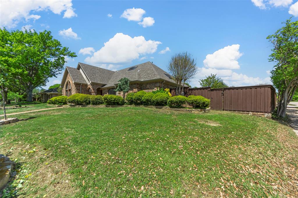 3825 Camino Drive