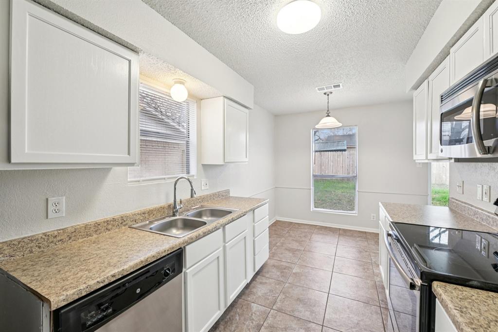 meadow oak sec 2 - Residential