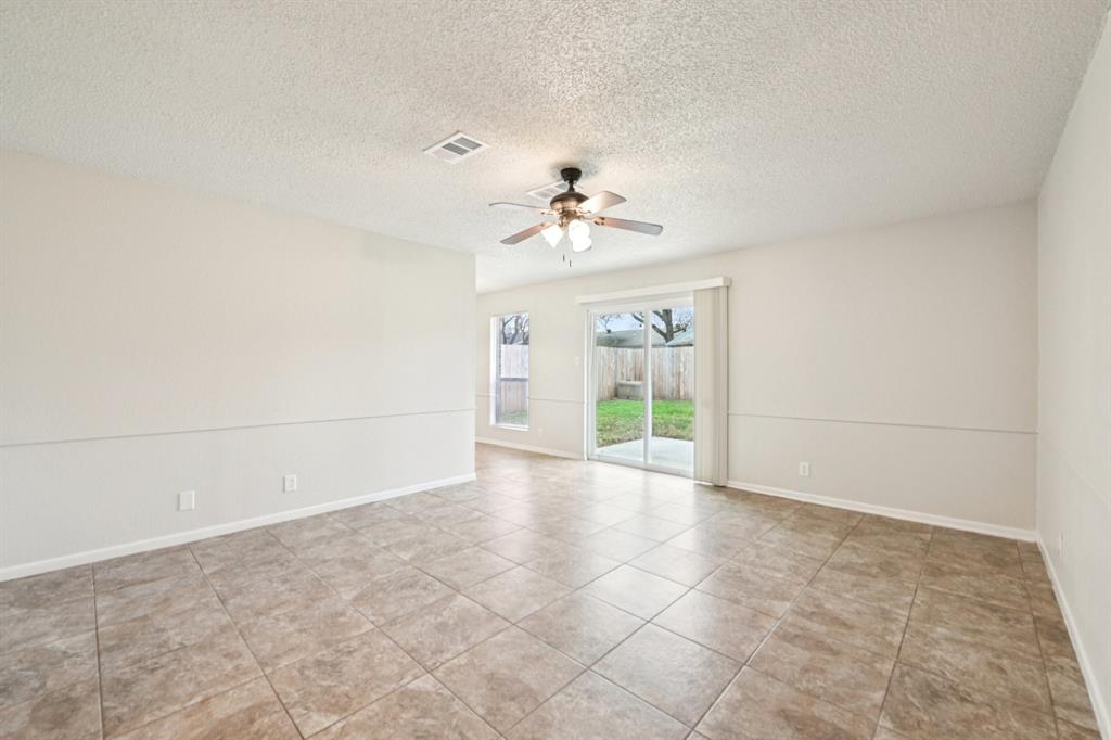 meadow oak sec 2 - Residential