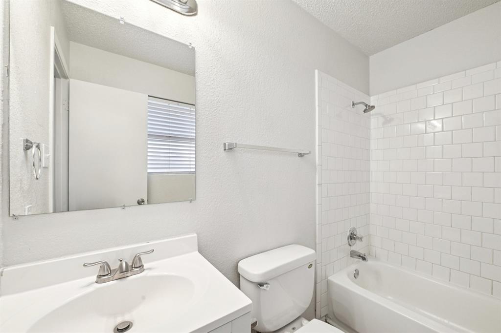 meadow oak sec 2 - Residential